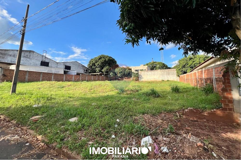 Terreno Comercial para  Venda em Umuarama pela Remax Majob