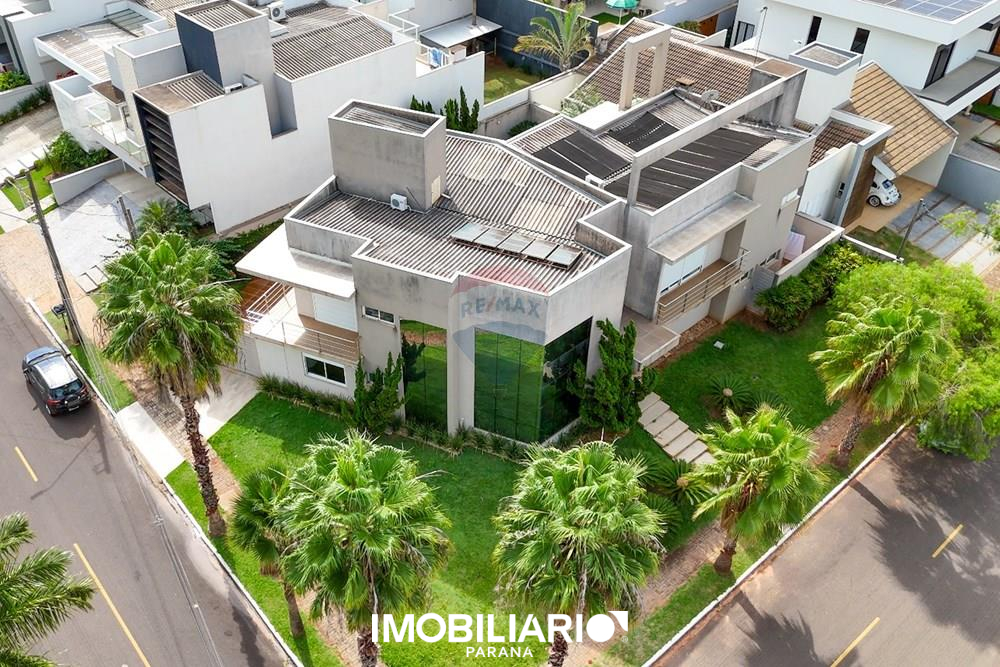 Sobrado para  Venda em Umuarama pela Remax Majob