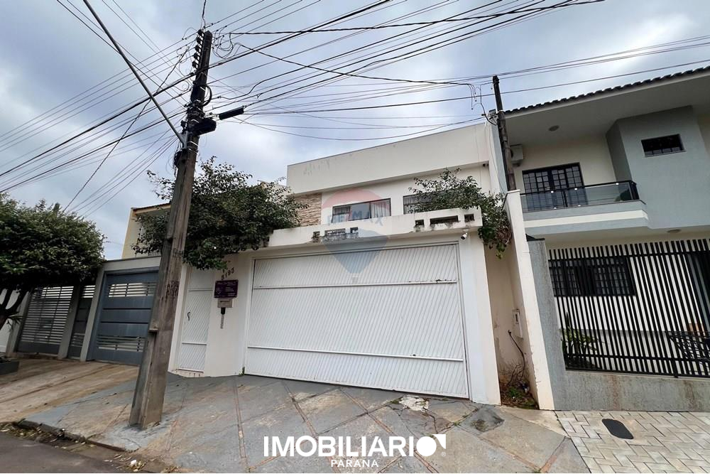 Sobrado para  Venda em Umuarama pela Remax Majob