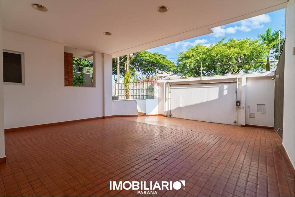 Sobrado para  Venda em Umuarama pela Remax Majob