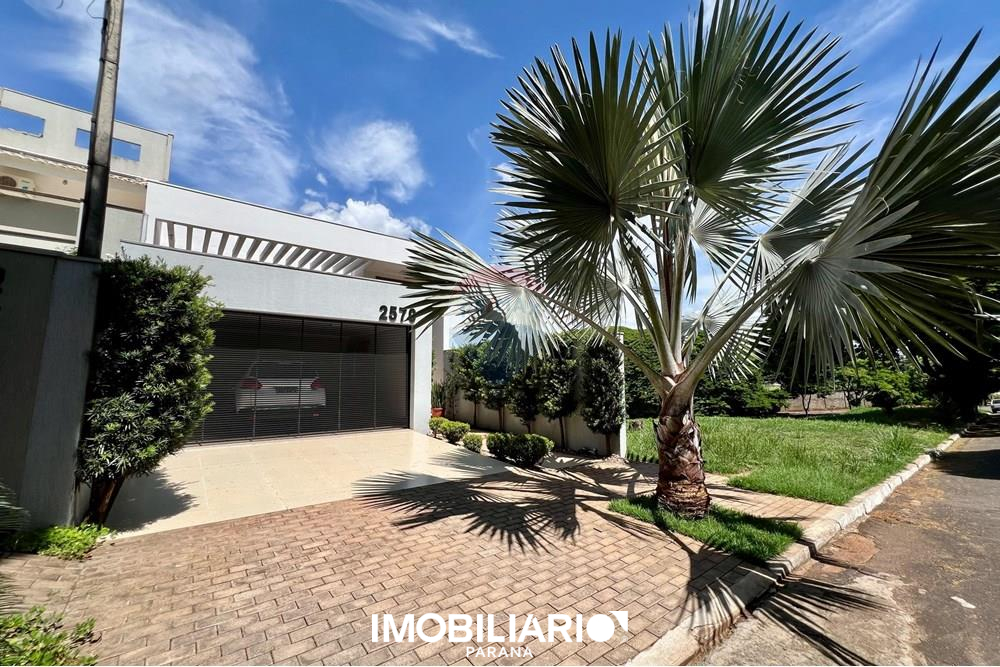 Casa Em Condomínio para  Venda em Umuarama pela Remax Majob