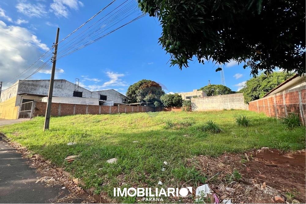 Terreno Comercial para  Venda em Umuarama pela Remax Majob