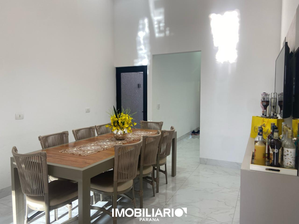 Residência para  Venda em Umuarama pela Elisia Neves