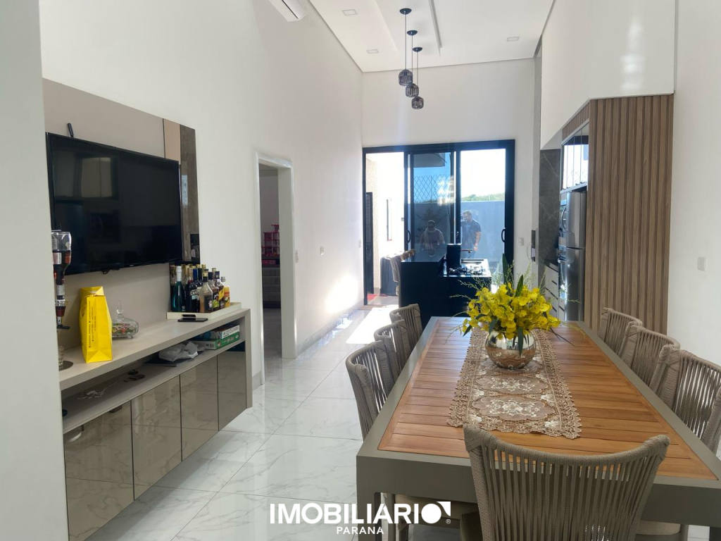 Residência para  Venda em Umuarama pela Elisia Neves