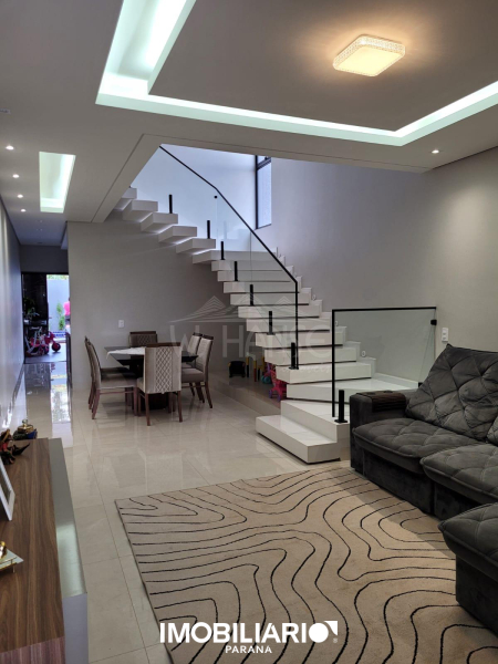 Sobrado para  Venda em Campo Mourão pela W. Hanse Imóveis