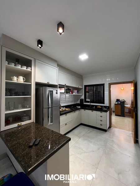 Residência para  Venda em Umuarama pela Caetano & Otávio