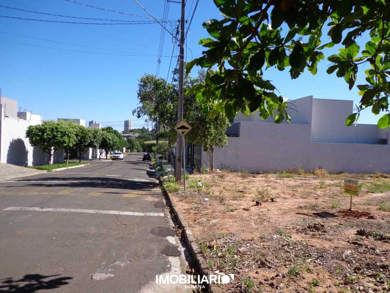 Terreno para  Venda em Umuarama pela Araujo