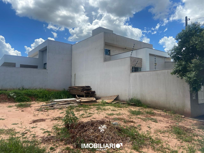 Sobrado para  Venda em Umuarama pela Elisia Neves