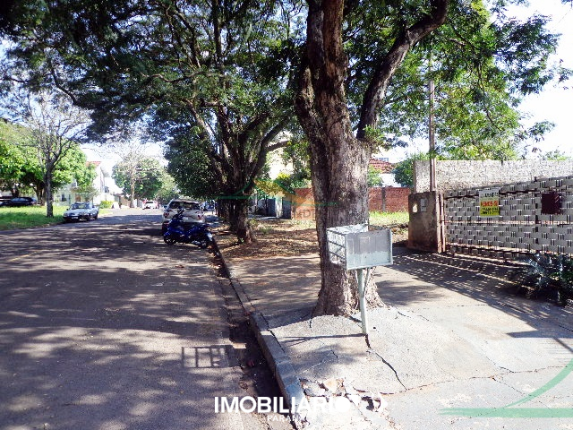 Terreno Comercial para  Venda em Umuarama pela Araujo
