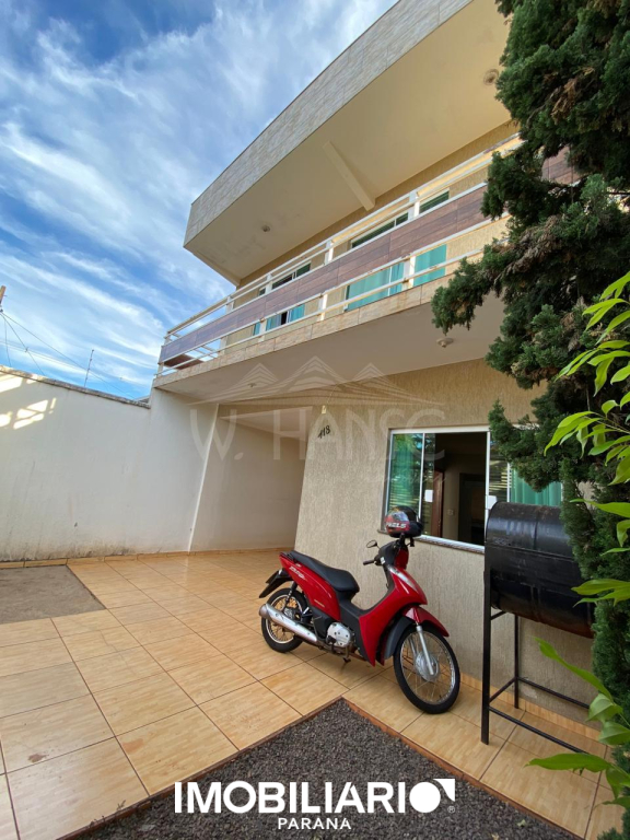 Sobrado para  Venda em Campo Mourão pela W. Hanse Imóveis