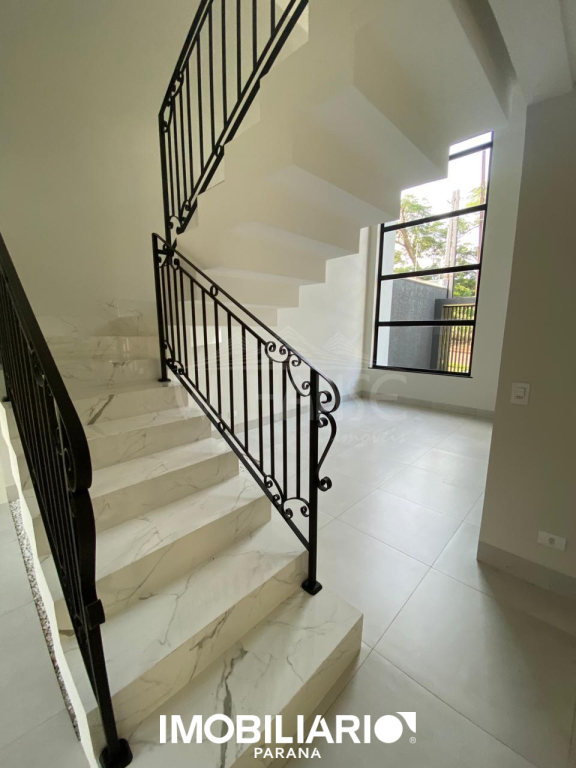 Sobrado para  Venda em Campo Mourão pela W. Hanse Imóveis