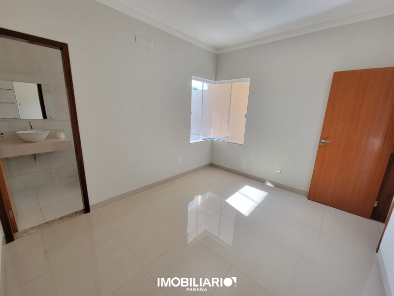 Residência para  Venda em Umuarama pela Delta