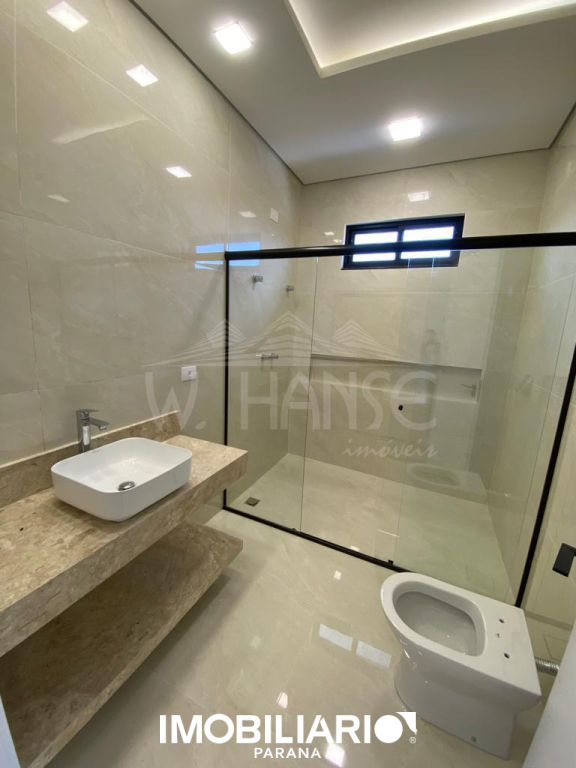 Sobrado para  Venda em Campo Mourão pela W. Hanse Imóveis