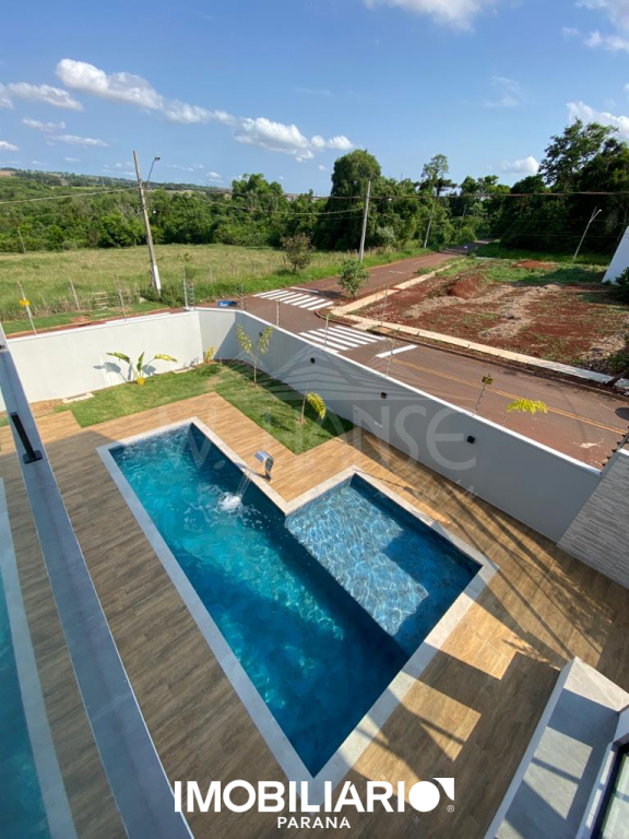 Sobrado para  Venda em Campo Mourão pela W. Hanse Imóveis