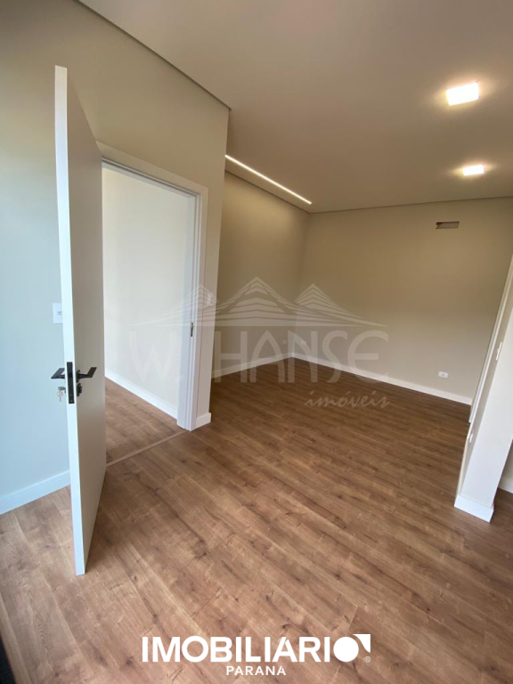 Sobrado para  Venda em Campo Mourão pela W. Hanse Imóveis