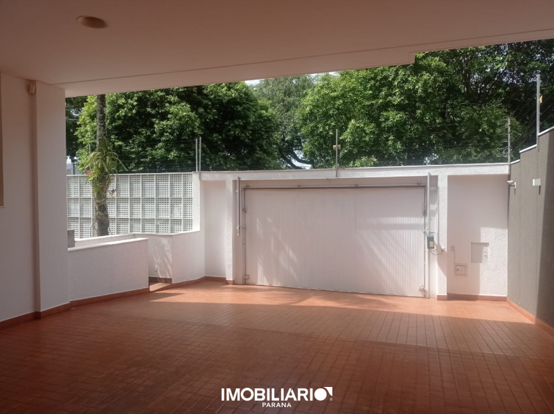 Sobrado para  Venda em Umuarama pela Liderança