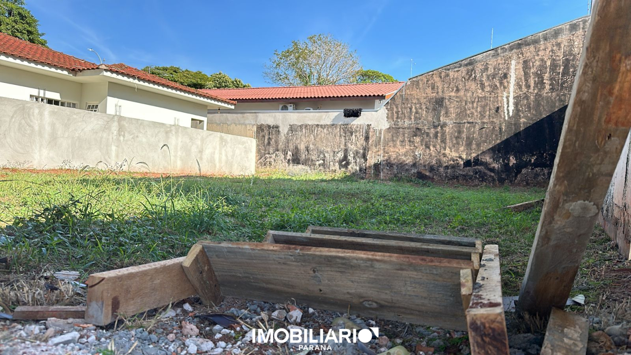 Terreno para  Venda em Umuarama pela Pizzaia