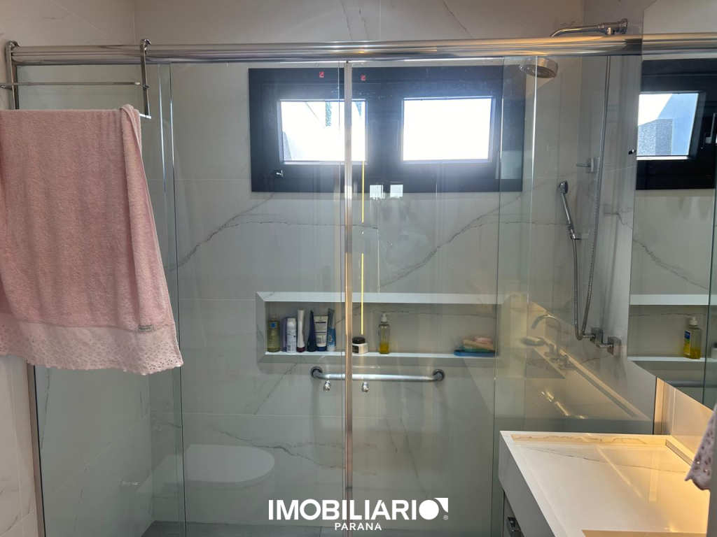 Residência condomínio residencial Mont Blanc  Sendo: Área terreno 361 m2 Área construída 261 m2 Sendo: 1 suite master, 2 suítes, sala jantar, sala tv área gourmet com churrasqueira, lavabo, piscina, garagem. Obs: imóvel todo mobiliado. Preço: 2.500.000,00