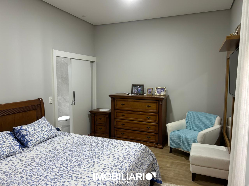 Residência condomínio residencial Mont Blanc  Sendo: Área terreno 361 m2 Área construída 261 m2 Sendo: 1 suite master, 2 suítes, sala jantar, sala tv área gourmet com churrasqueira, lavabo, piscina, garagem. Obs: imóvel todo mobiliado. Preço: 2.500.000,00