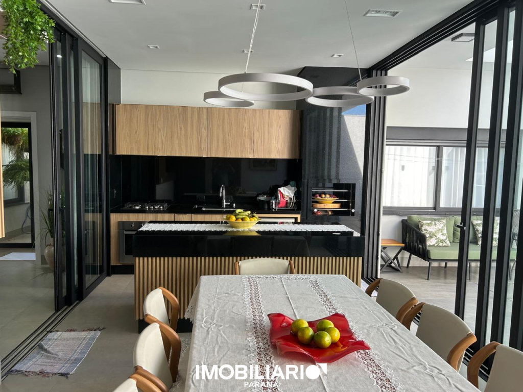 Residência condomínio residencial Mont Blanc  Sendo: Área terreno 361 m2 Área construída 261 m2 Sendo: 1 suite master, 2 suítes, sala jantar, sala tv área gourmet com churrasqueira, lavabo, piscina, garagem. Obs: imóvel todo mobiliado. Preço: 2.500.000,00