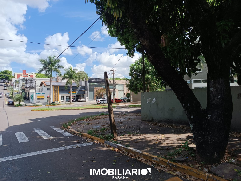 Salão Comercial para  Venda em Umuarama pela Ilha Bella