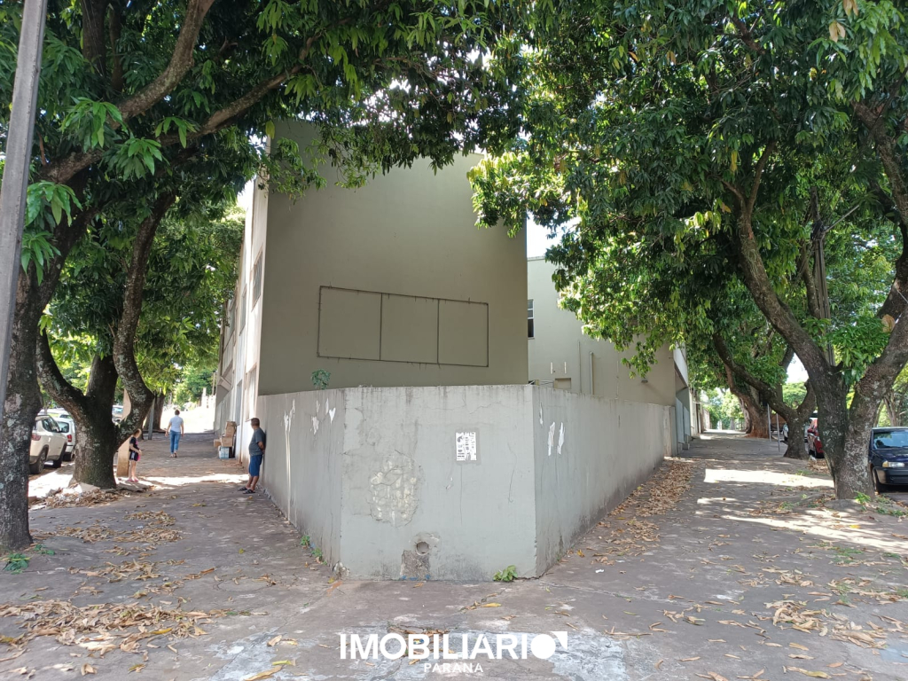 Salão Comercial para  Venda em Umuarama pela Ilha Bella