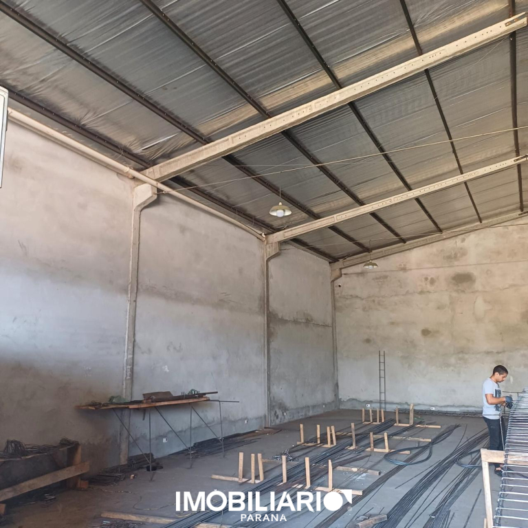 Salão Comercial para  Venda em Umuarama pela Ilha Bella