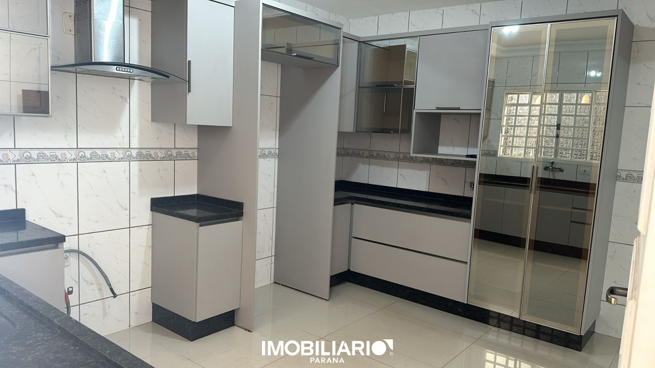 Sobrado para  Venda em Umuarama pela Pizzaia