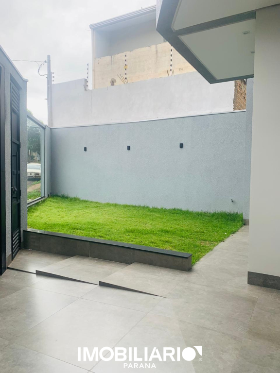 Residência para  Venda em Umuarama pela Elisia Neves