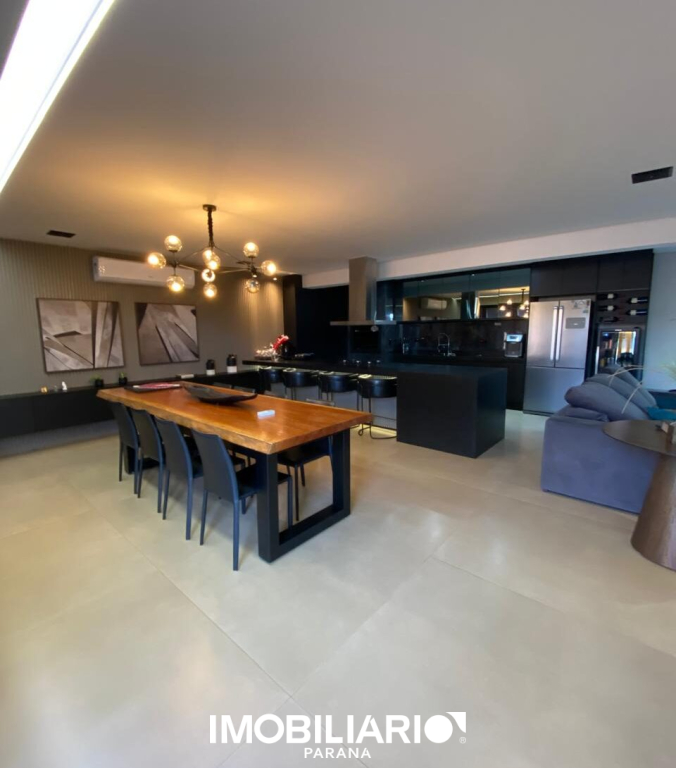 Sobrado para  Venda em Campo Mourão pela W. Hanse Imóveis