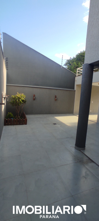 Sobrado para  Venda em Umuarama pela Pizzaia