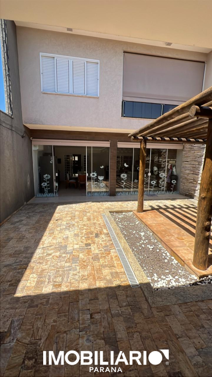 Sobrado para  Venda em Umuarama pela Shiotani Imóveis