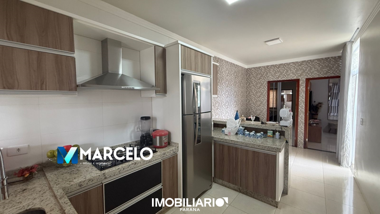 Residência para  Venda em Umuarama pela Marcelo