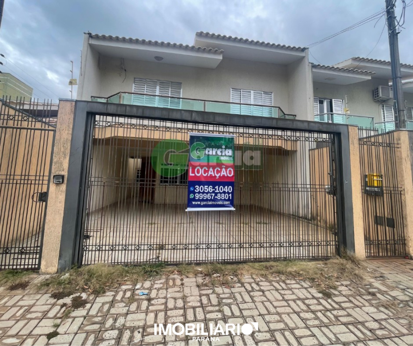 Sobrado para  alugar em Zona II, Umuarama, com 2 quartos