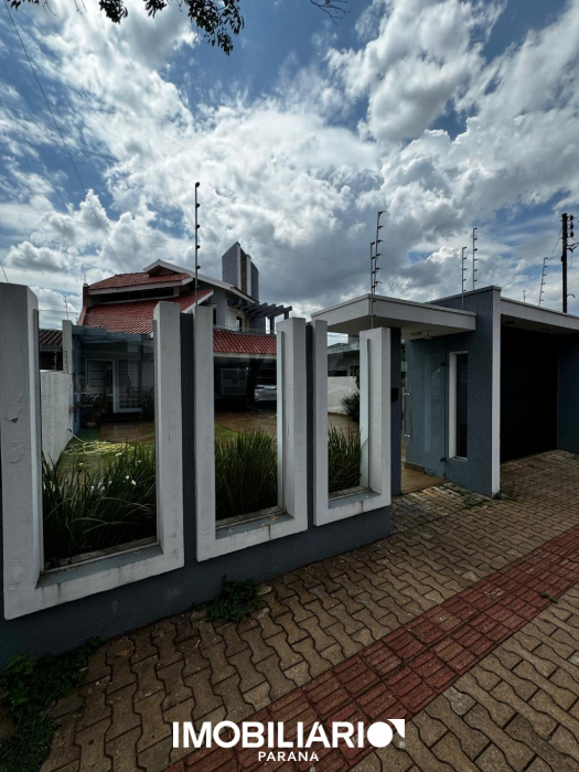 Sobrado para  venda em Centro, Campo Mourão, 281,00m², com 2 quartos