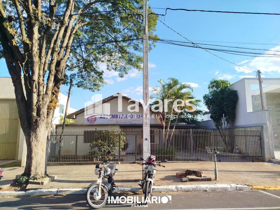 Residência para  alugar em Zona VI, Umuarama, 500,00m², com 3 quartos