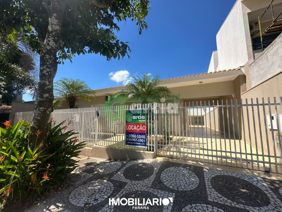 Residência para  alugar em Zona II, Umuarama, com 4 quartos