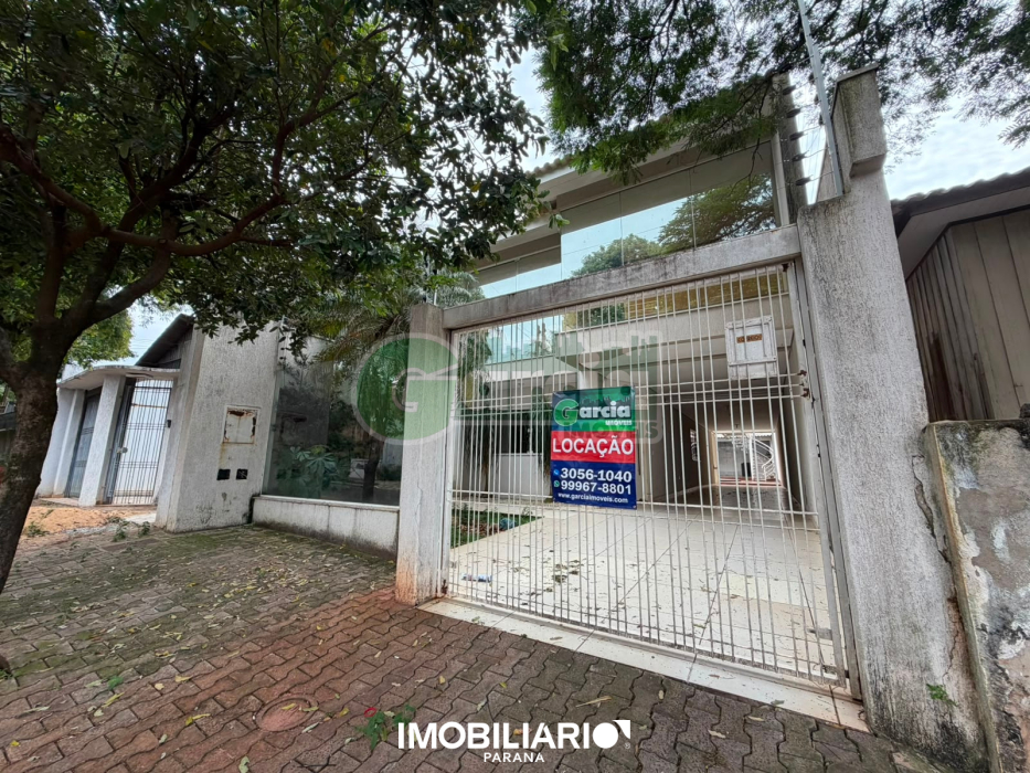Sobrado para  alugar em Zona III, Umuarama