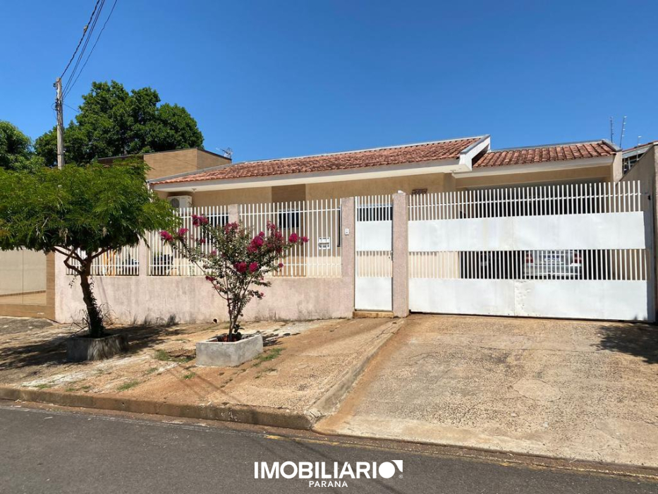 Residência para  venda em Zona VI, Umuarama, 227,50m², com 2 quartos