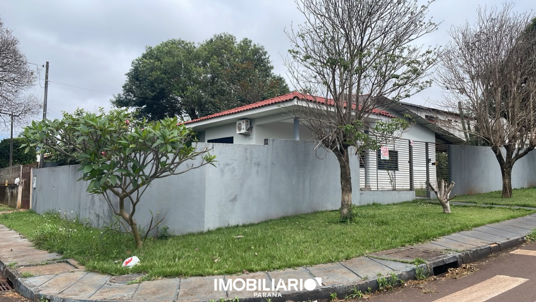 Residência para  alugar em Centro, Campo Mourão, com 2 quartos