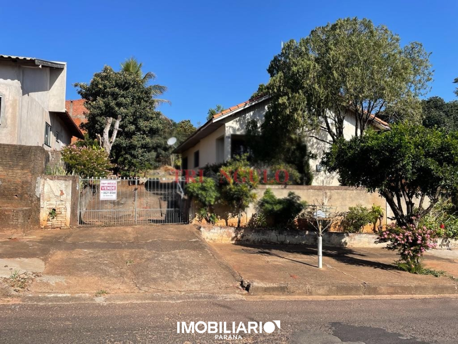 Residência para  venda em Zona V, Umuarama, 516,00m², com 3 quartos