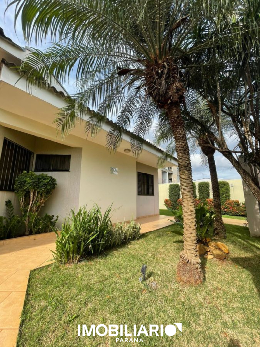 Residência para  venda em Centro, Campo Mourão, 1.000,00m², com 6 quartos