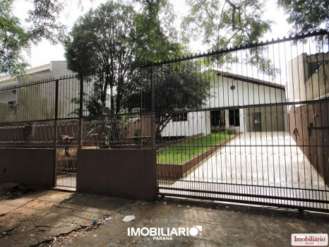 Residência para  venda em Zona VI, Umuarama, 156,00m², com 4 quartos