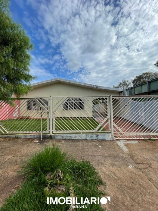 Residência para  venda em Centro, Campo Mourão, 396,00m²