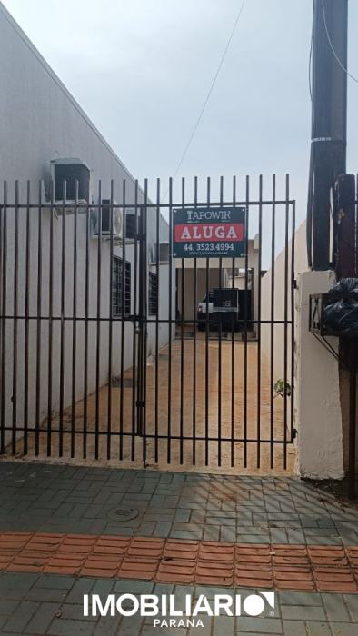 Residência para  alugar em Centro, Campo Mourão, com 3 quartos