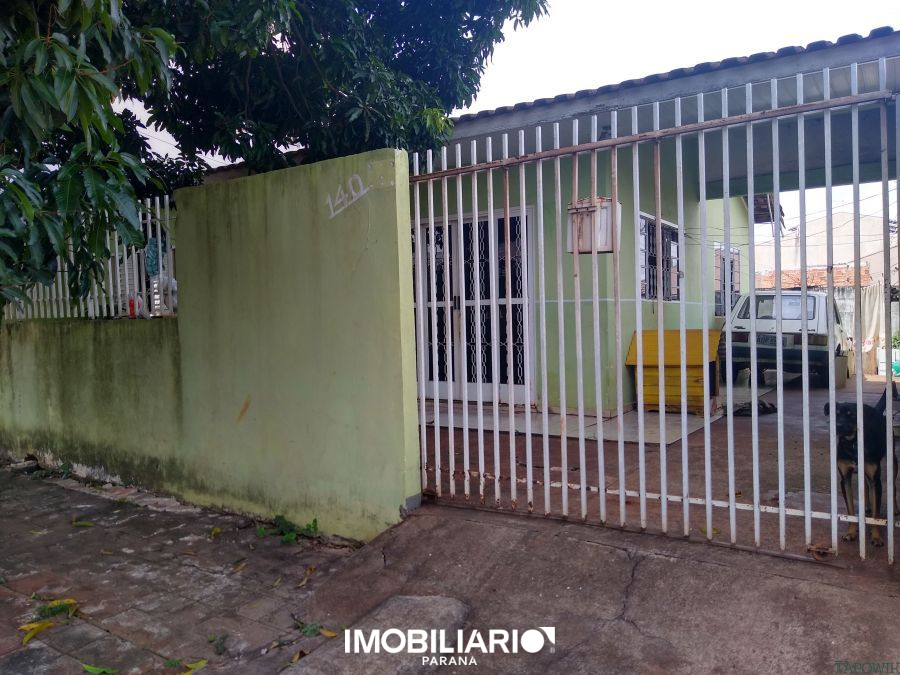 Residência para  alugar em Centro, Campo Mourão, com 2 quartos