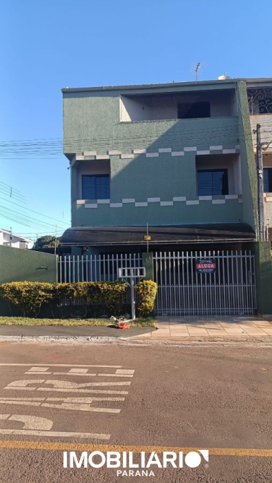 Sobrado para  alugar em Jardim Izabel, Campo Mourão, com 4 quartos