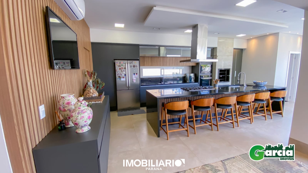 Residência para  venda em Residencial Royal Garden, Umuarama, 366,74m²