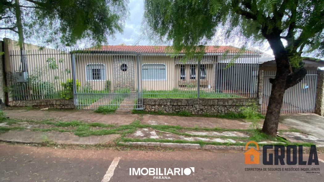 Residência para  venda em Centro, Campo Mourão, 300,00m², com 3 quartos