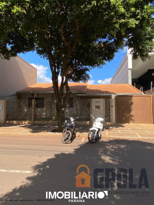 Residência para  venda em Centro, Campo Mourão, 553,00m², com 5 quartos